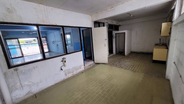 ขายบ้านทาวน์เฮ้าส์ 2 ชั้น ใจกลางกรุงทำเลทอง ใกล้สิ่งอำนวยความสะดวก เดินทางสะดวก กรุงเทพ 